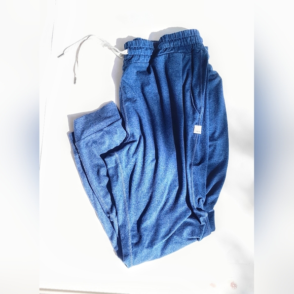 SOLD ELSEWHERE Vuori women jogger with pockets- Medium TEAL GREEN/BLUE - Picture 3 of 5